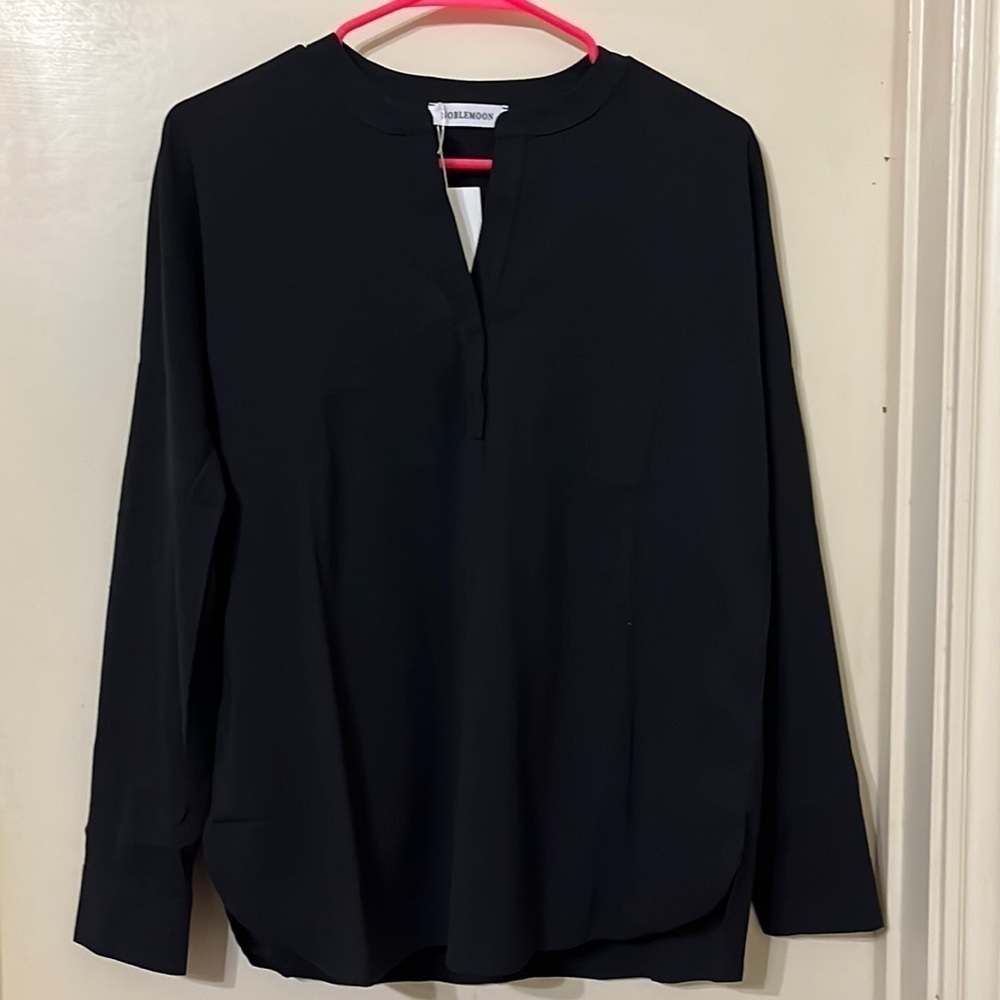 NWT size small black long sleeved v neck shirt